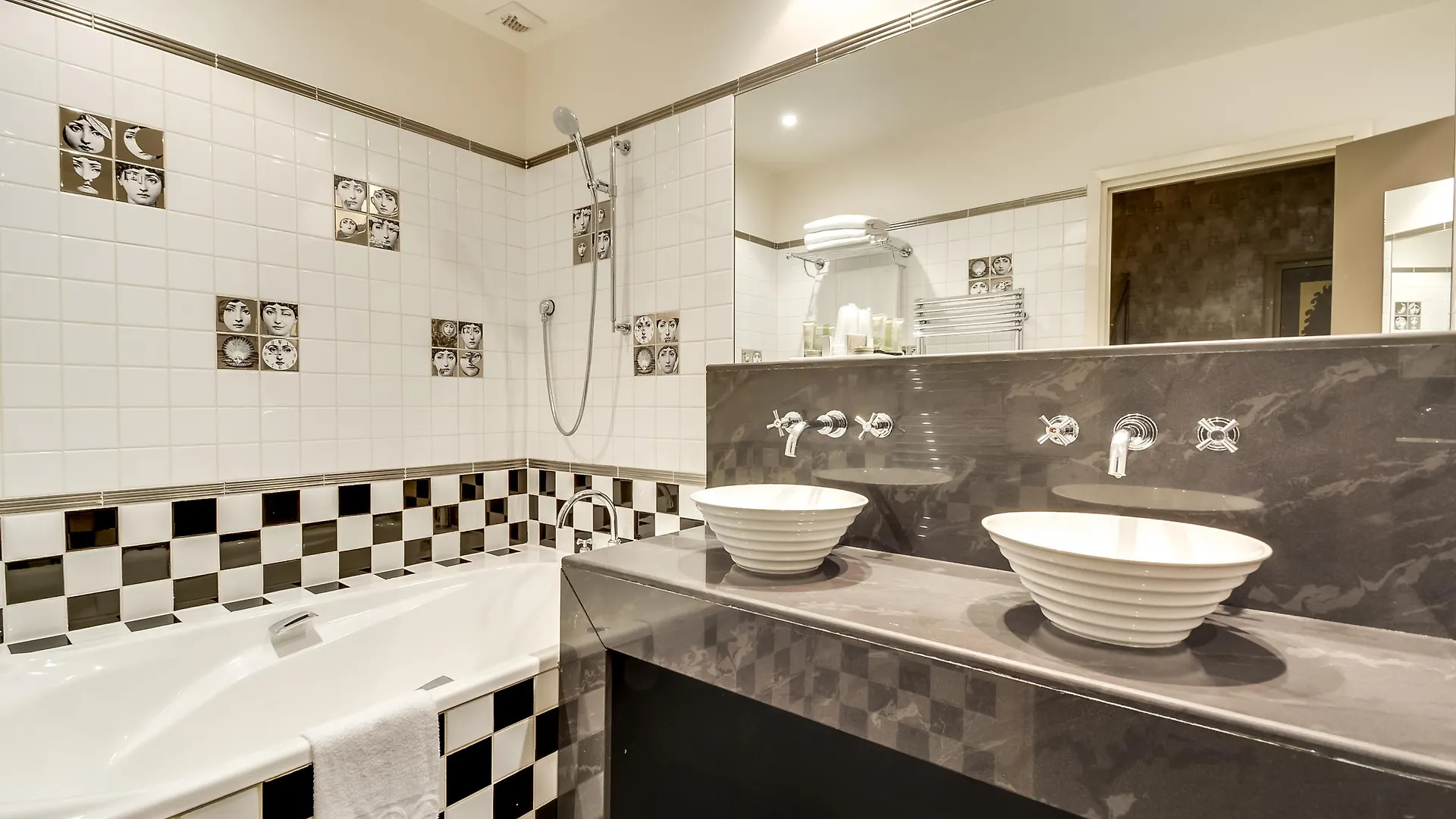 Hotel Lutece Port Royal Paris