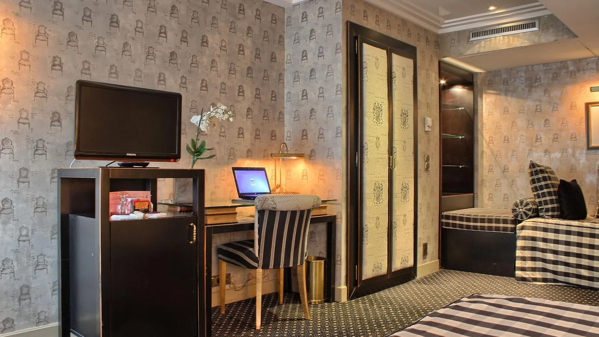 Lutece Port Royal Hotel