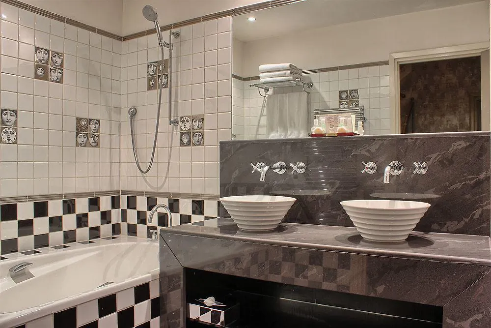 Hotell Lutece Port Royal
